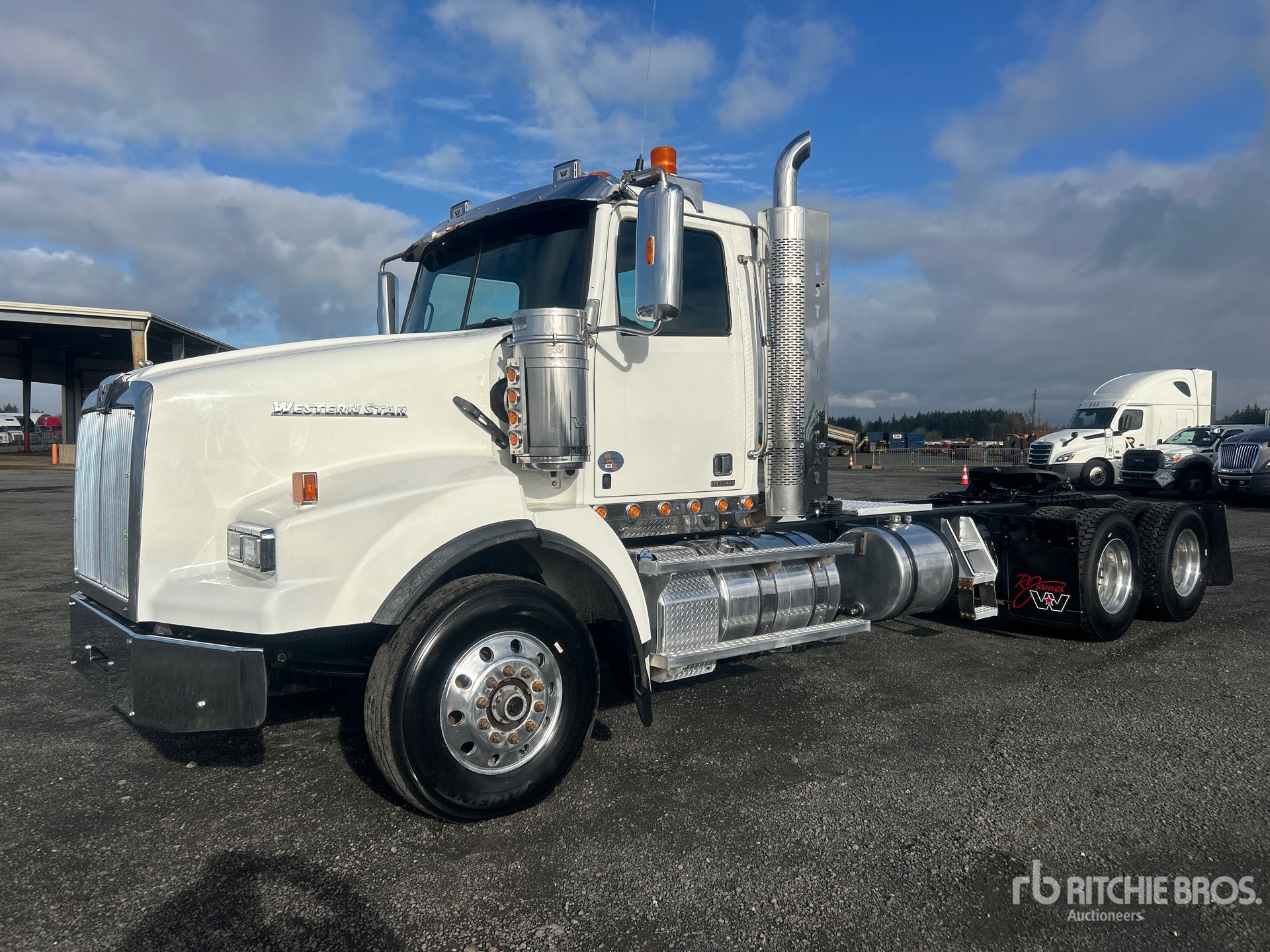 General Appearance with Picture, Left Front Corner