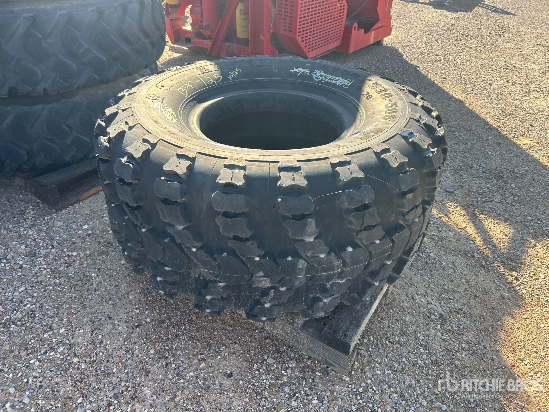 General Appearance with Picture, Right Front Corner