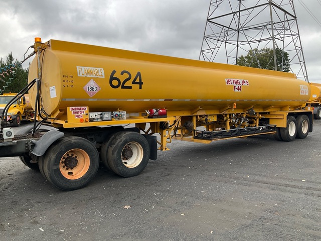 2011 Isometrics 8000 gal T/A Tanker Trailer