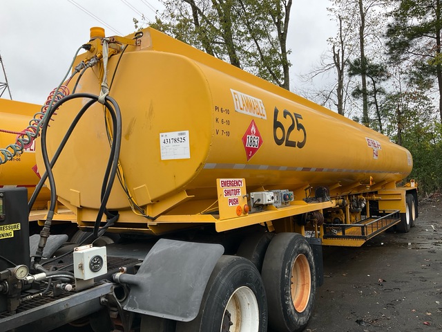 2011 Isometrics 8000 gal T/A Tanker Trailer