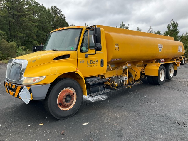 2006 International 4400 5000 gal 6x2 Fuel Truck 2006 International 4400 5000 gal 6x2 Fuel Truck