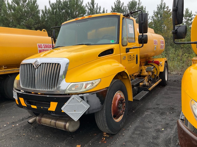 2006 International 4200 2000 gal 4x2 Fuel Truck 2006 International 4200 2000 gal 4x2 Fuel Truck