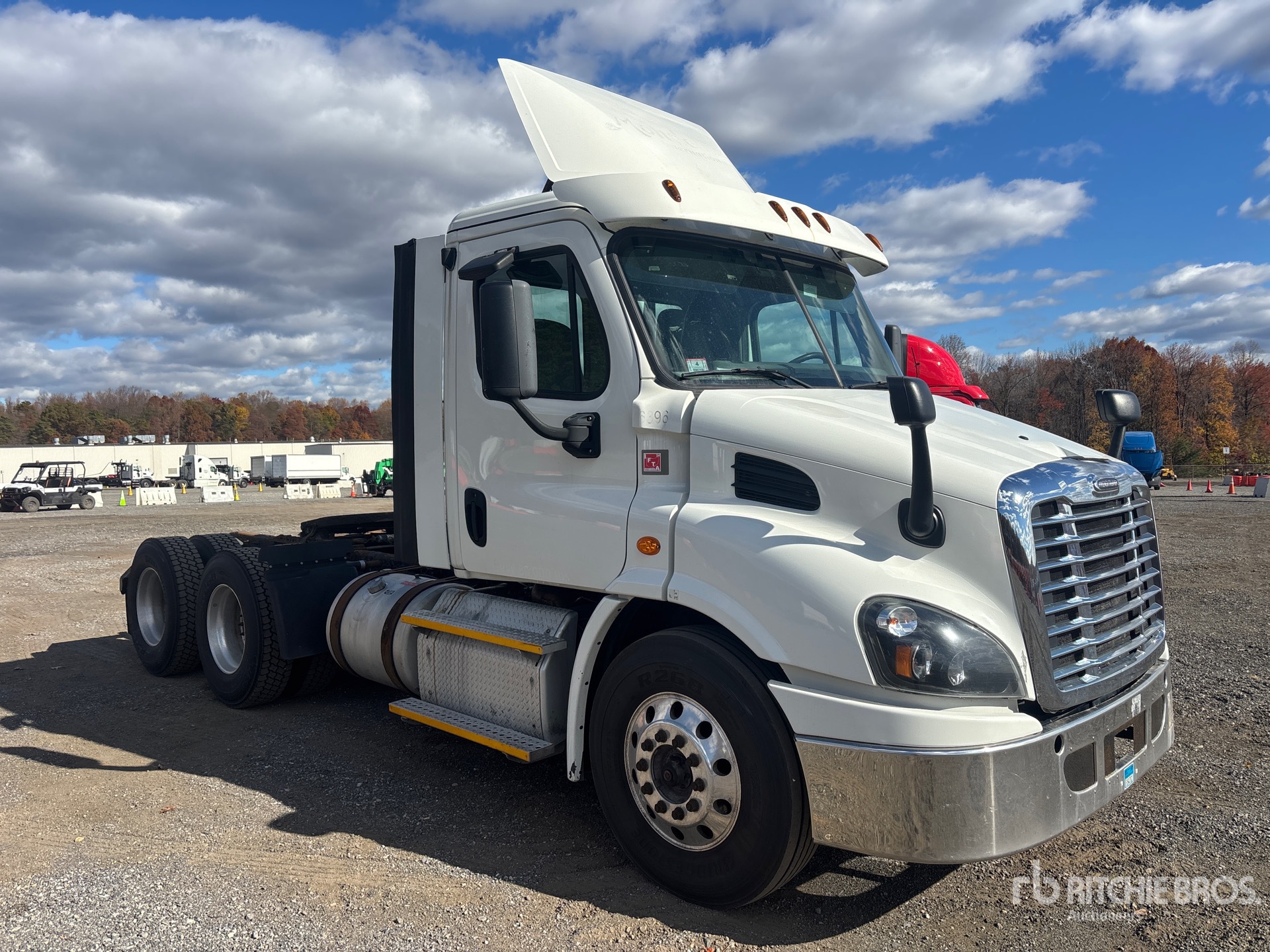 General Appearance with Foto, angolo anteriore destro