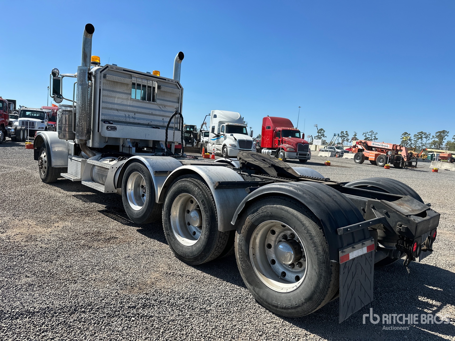 Aspect général with Image, coin arrière gauche