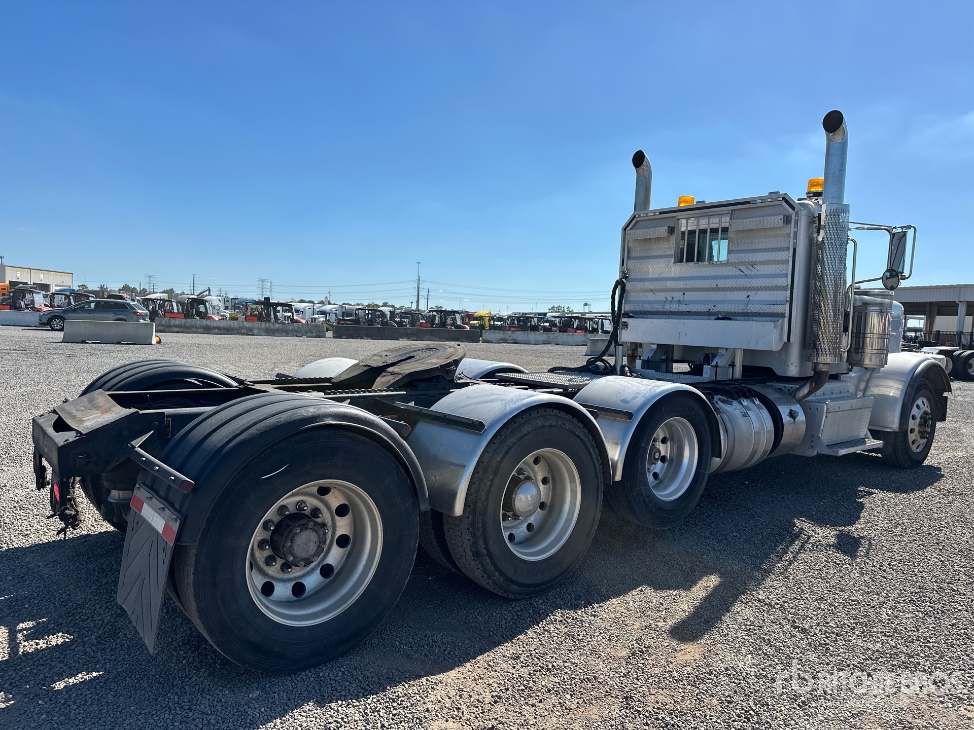 Aspect général with Image, coin arrière droit