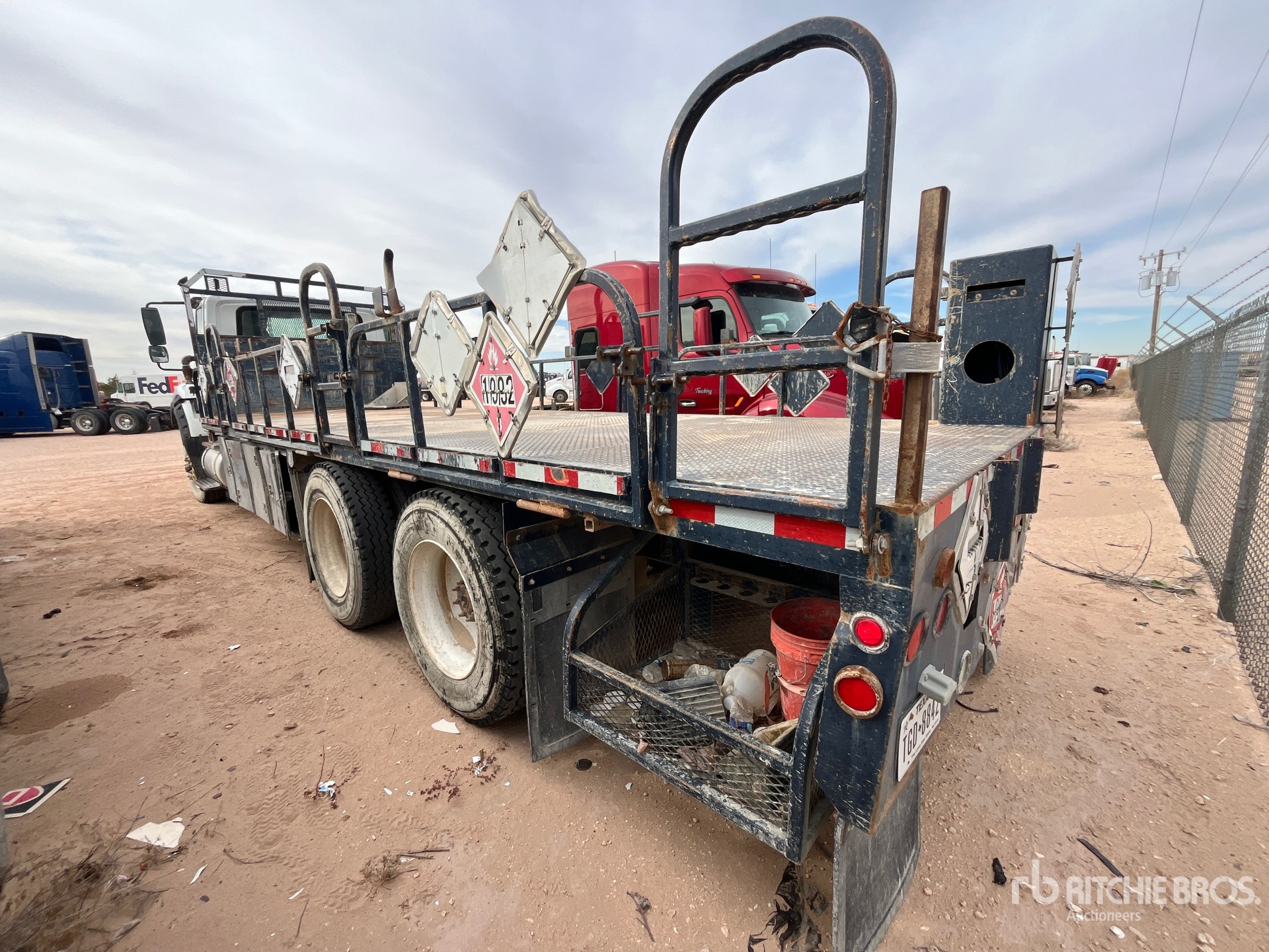 General Appearance with Bild, Ecke hinten links