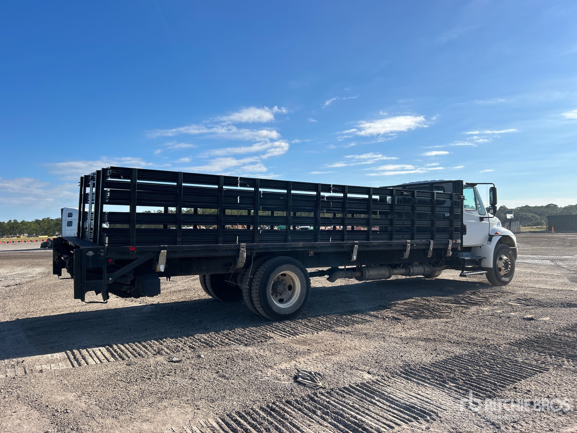 General Appearance with Bild, Ecke hinten rechts