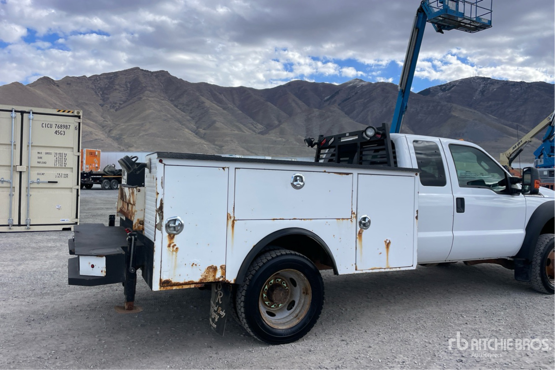 General Appearance with Picture, Right Rear Corner