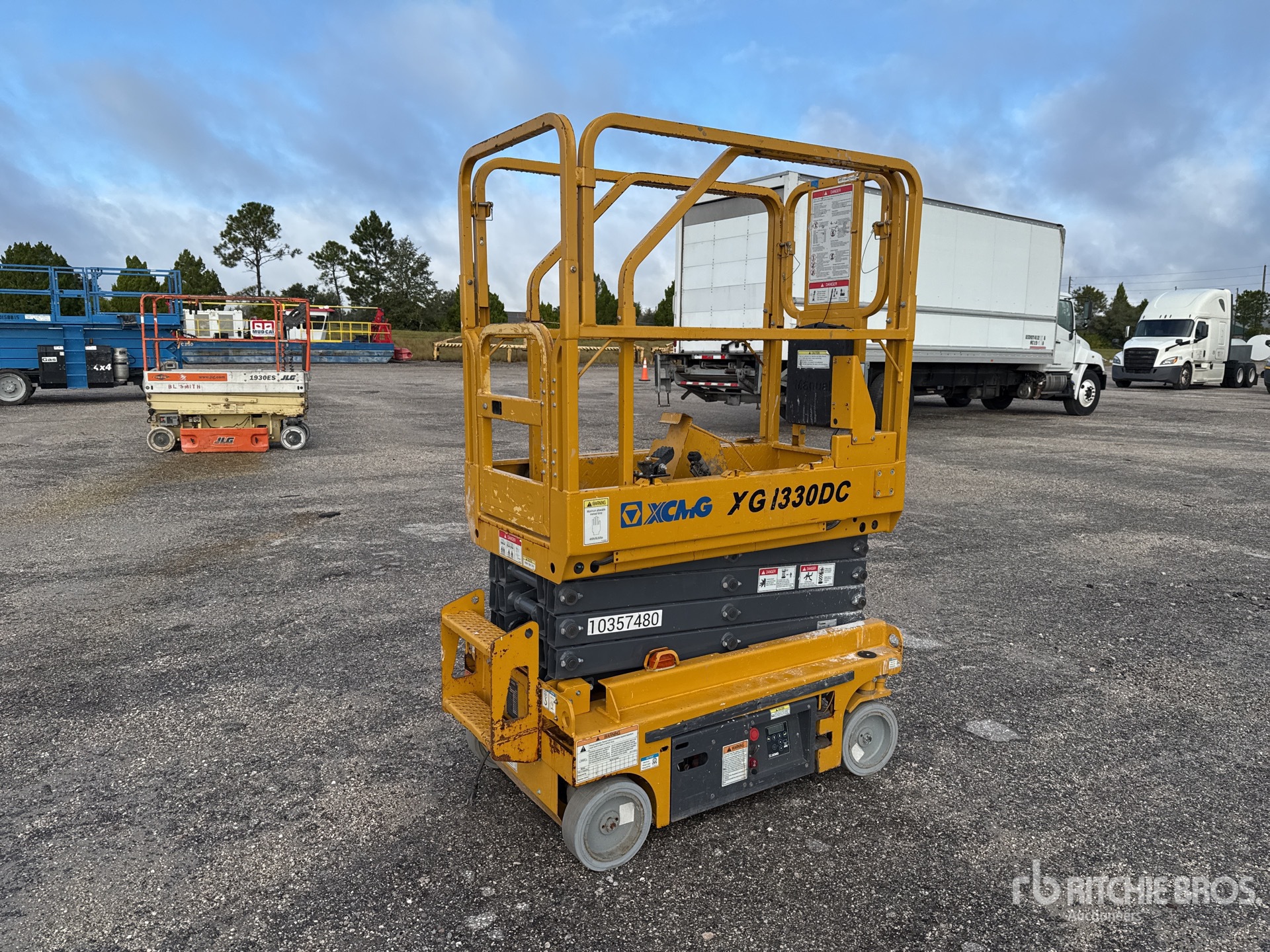 General Appearance with Picture, Left Front Corner