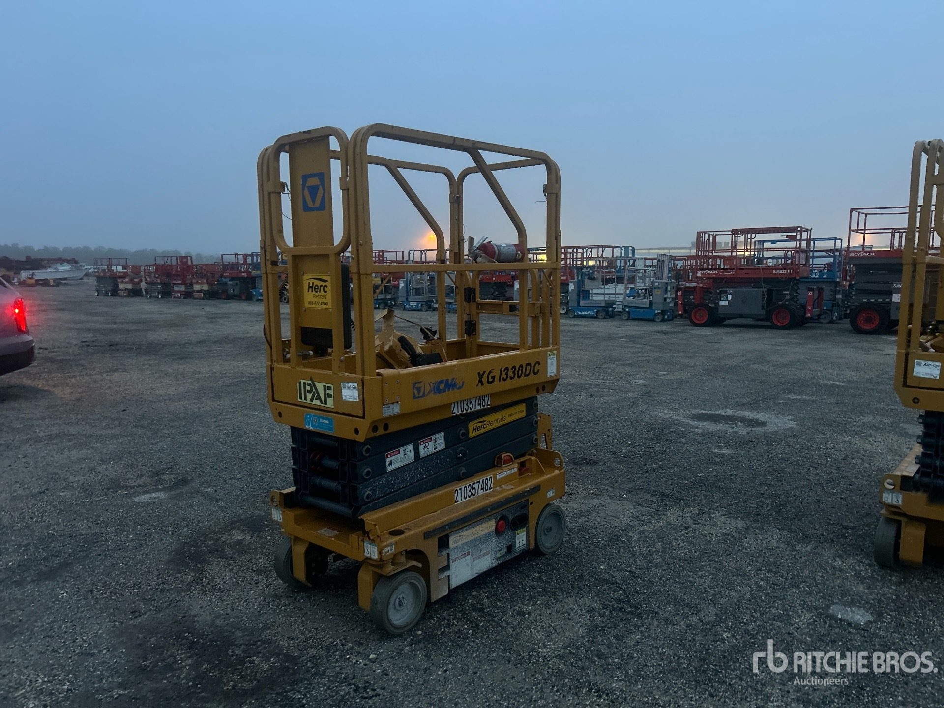 General Appearance with Picture, Left Front Corner