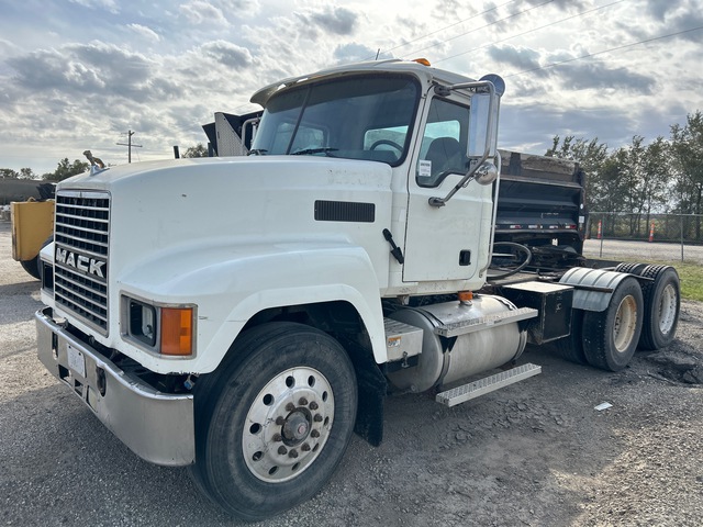 2005 Mack CH613 6x4 T/A Day Cab Truck Tractor