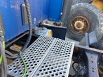 4 Underbody - Truck with 