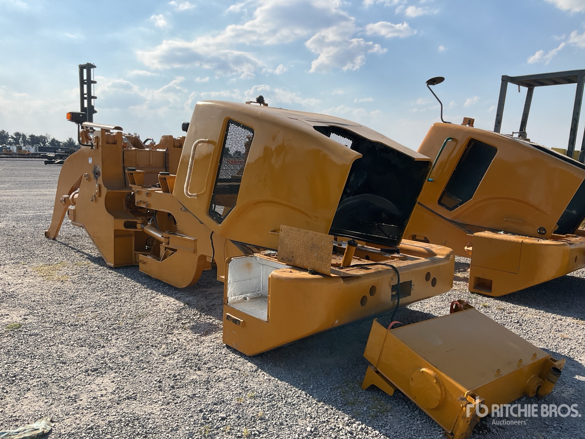 General Appearance with Bild, Ecke hinten links