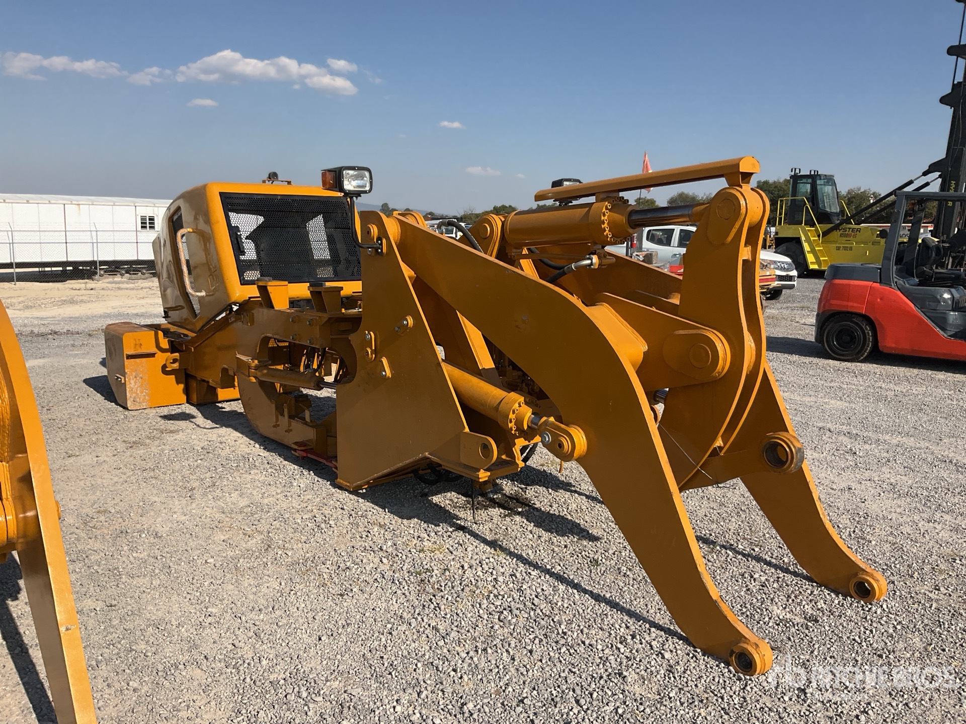 General Appearance with Bild, Ecke vorne rechts