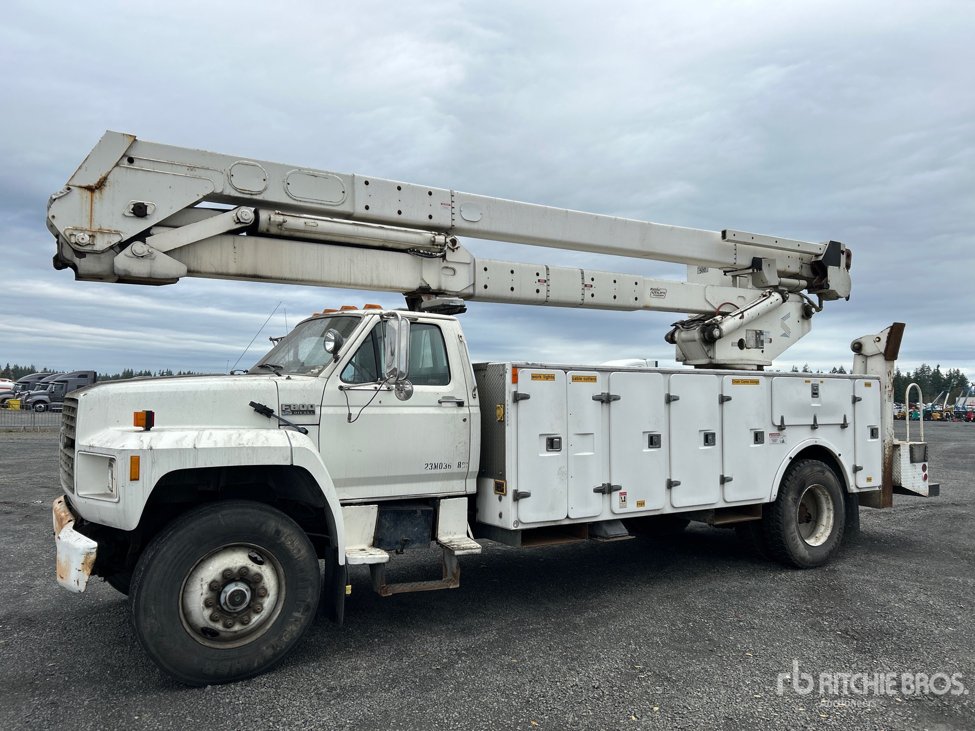 General Appearance with Picture, Left Front Corner