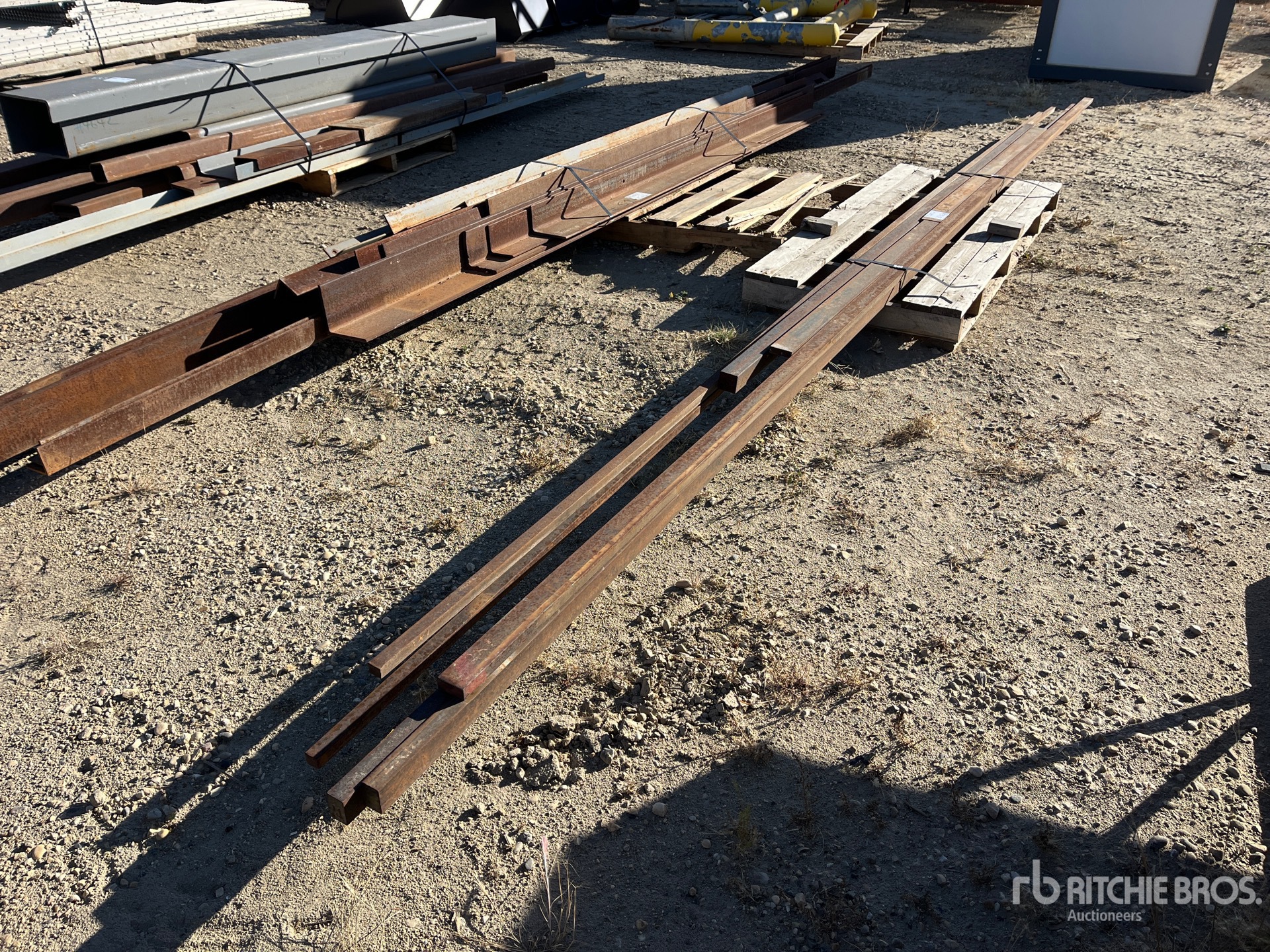 General Appearance with Foto, angolo posteriore sinistro