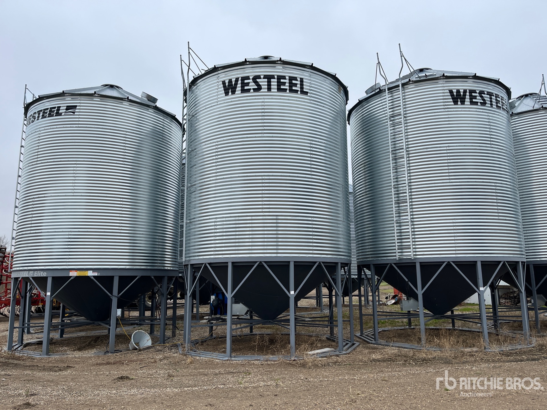 General Appearance with Foto, angolo anteriore sinistro