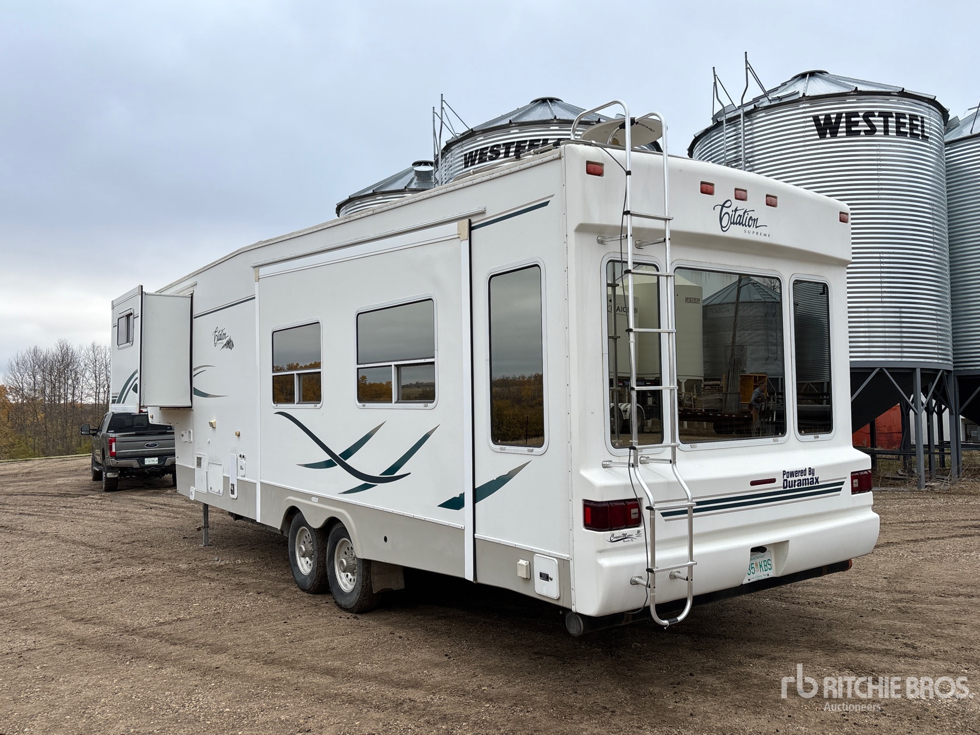 Aspect général with Image, coin arrière gauche