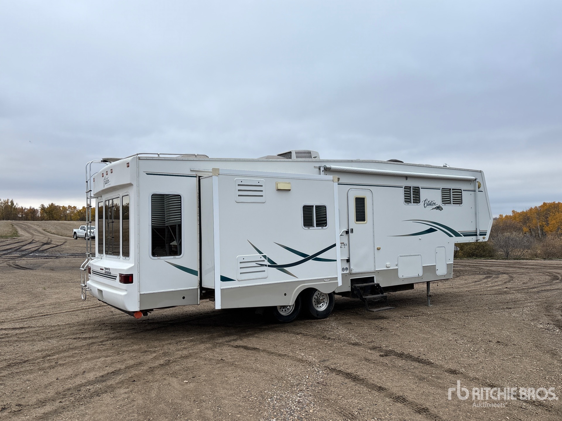 Aspect général with Image, coin arrière droit