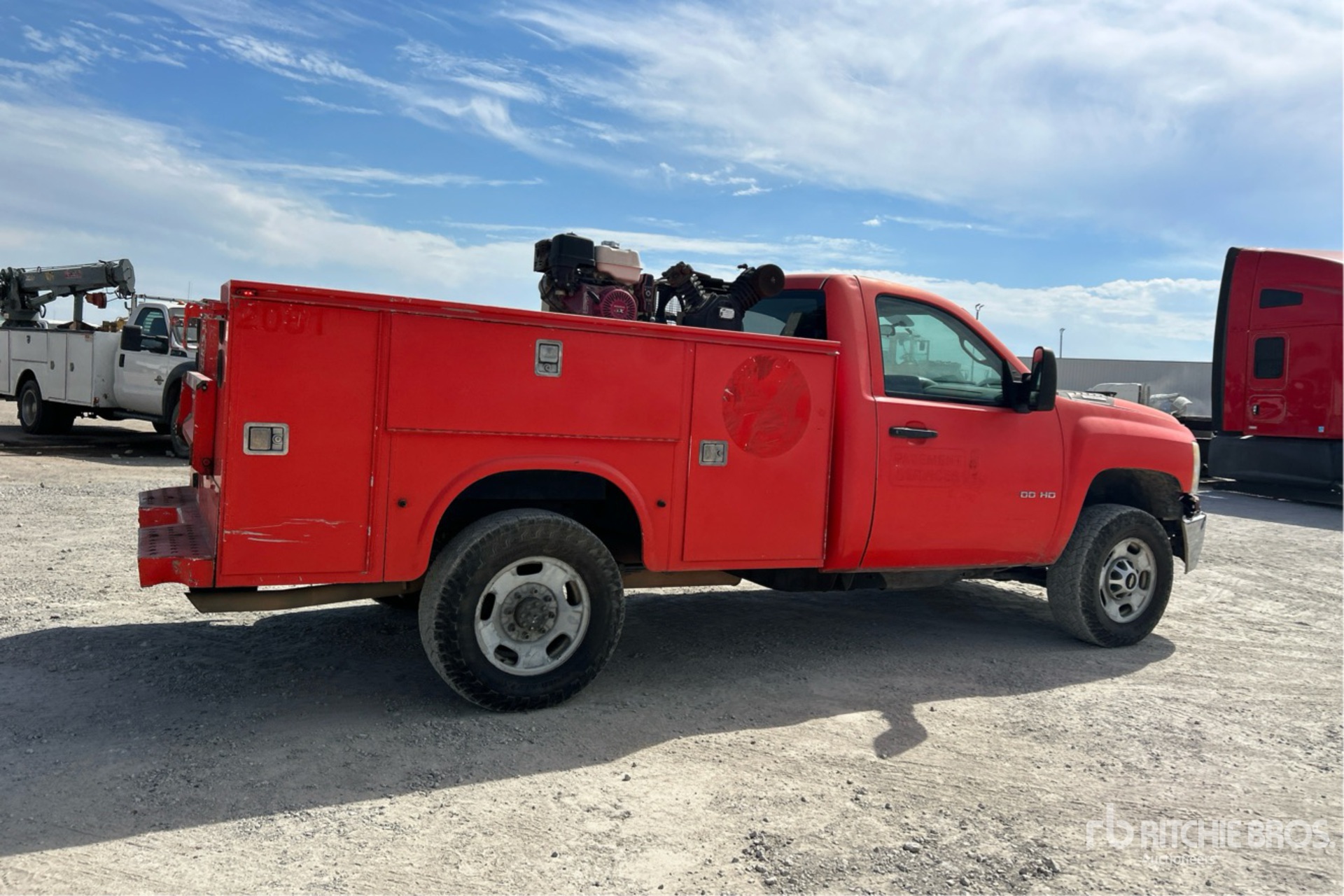 General Appearance with Picture, Right Rear Corner