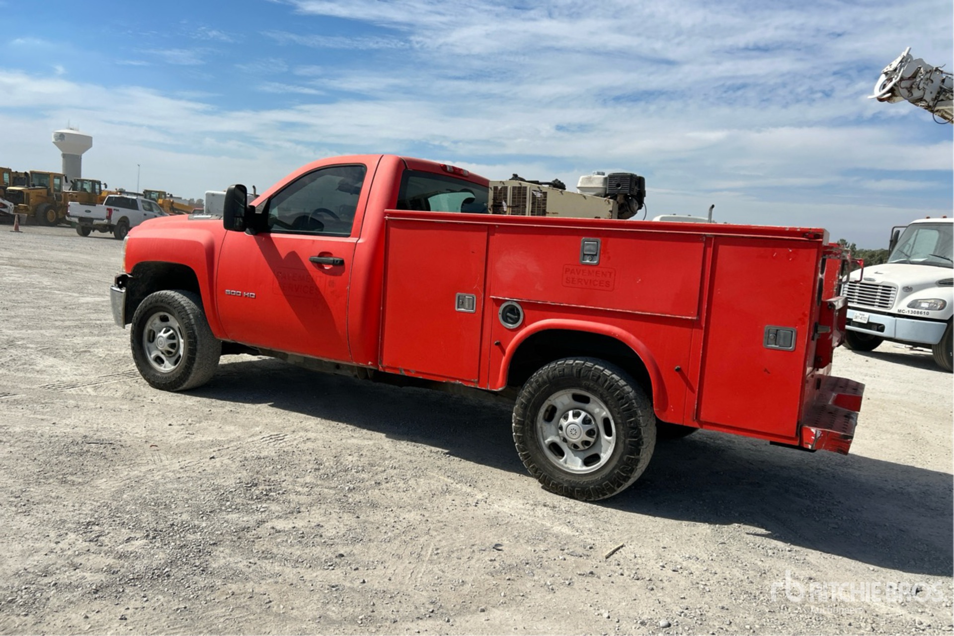 General Appearance with Picture, Left Rear Corner
