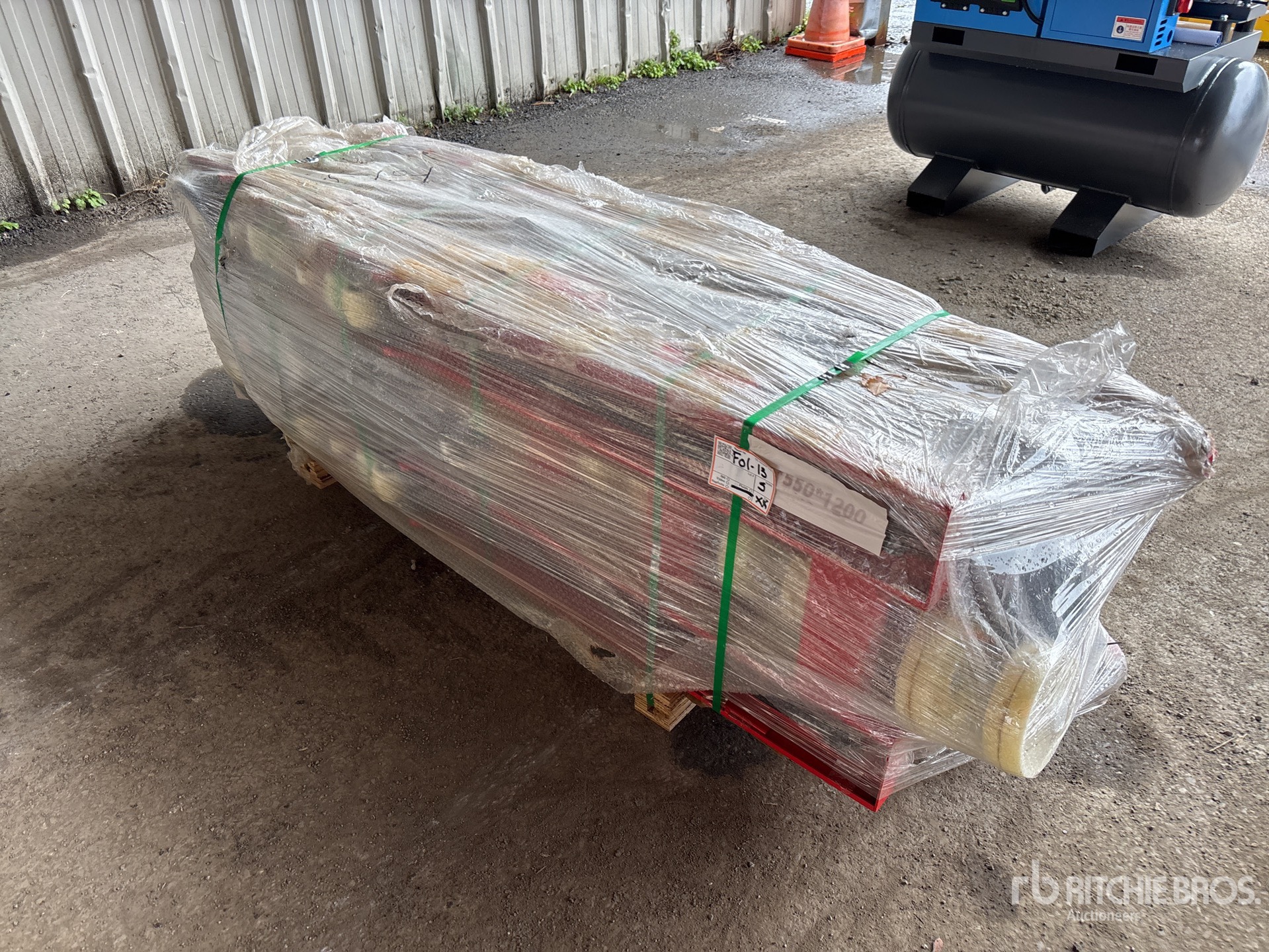 General Appearance with Image, coin avant gauche