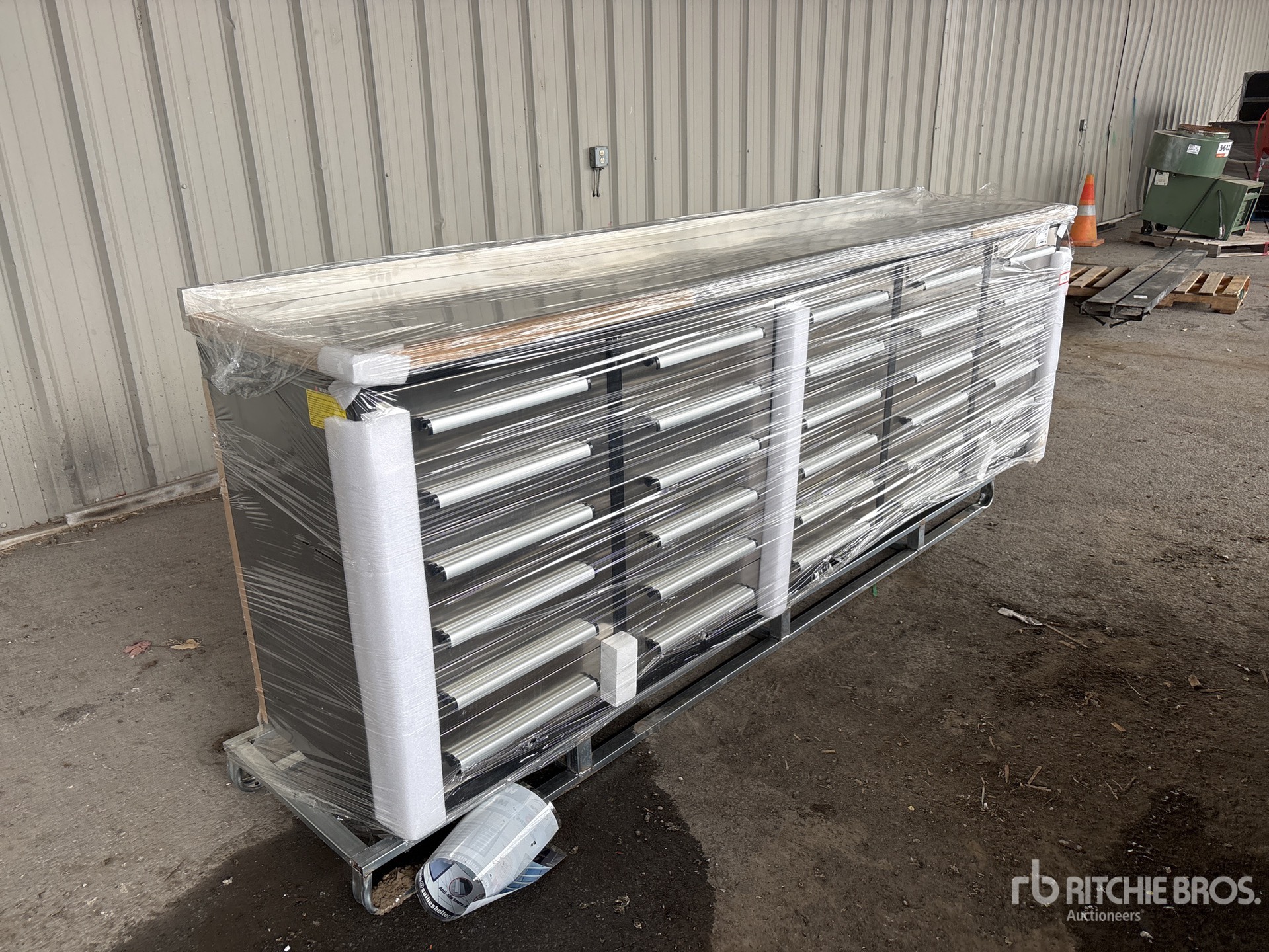 General Appearance with Picture, Right Front Corner