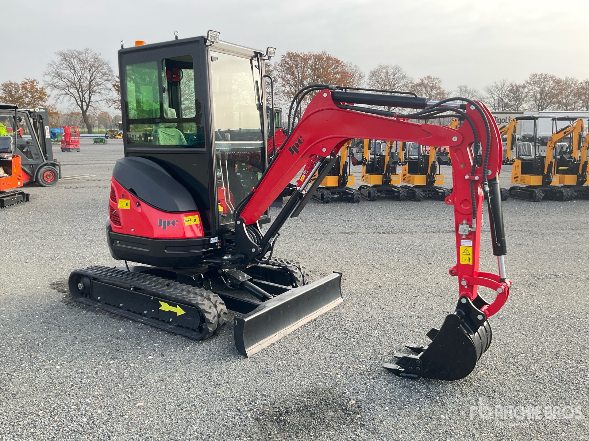 General Appearance with Picture, Right Front Corner