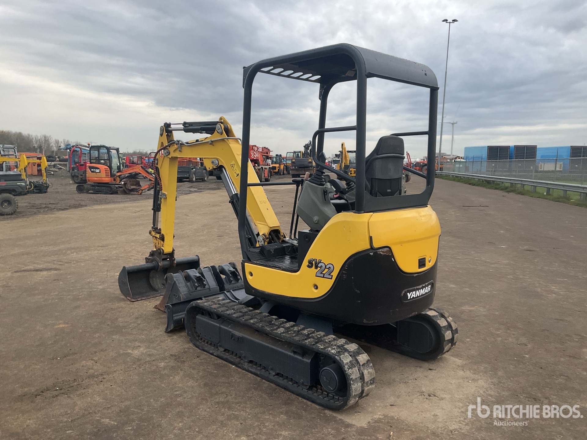 General Appearance with Picture, Left Rear Corner