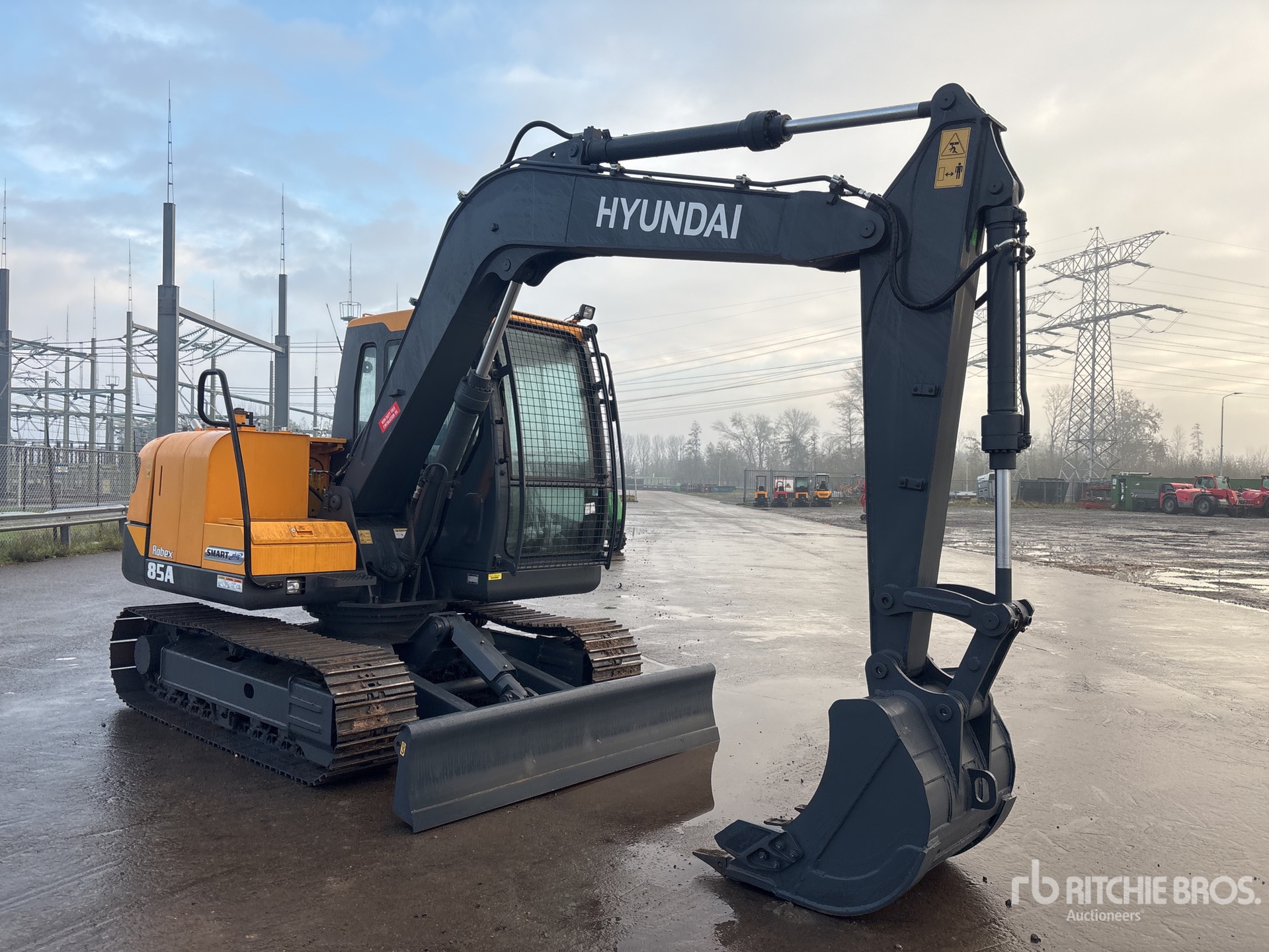 General Appearance with Picture, Right Front Corner