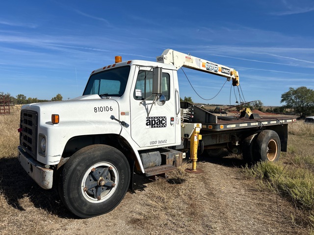 1989 Furukawa UR330A 8000 lb Straight Boom on 1988 International 1654 Custom 4x2 Boom Truck 1989 Furukawa UR330A 8000 lb Straight Boom on 1988 International 1654 Custom 4x2 Boom Truck