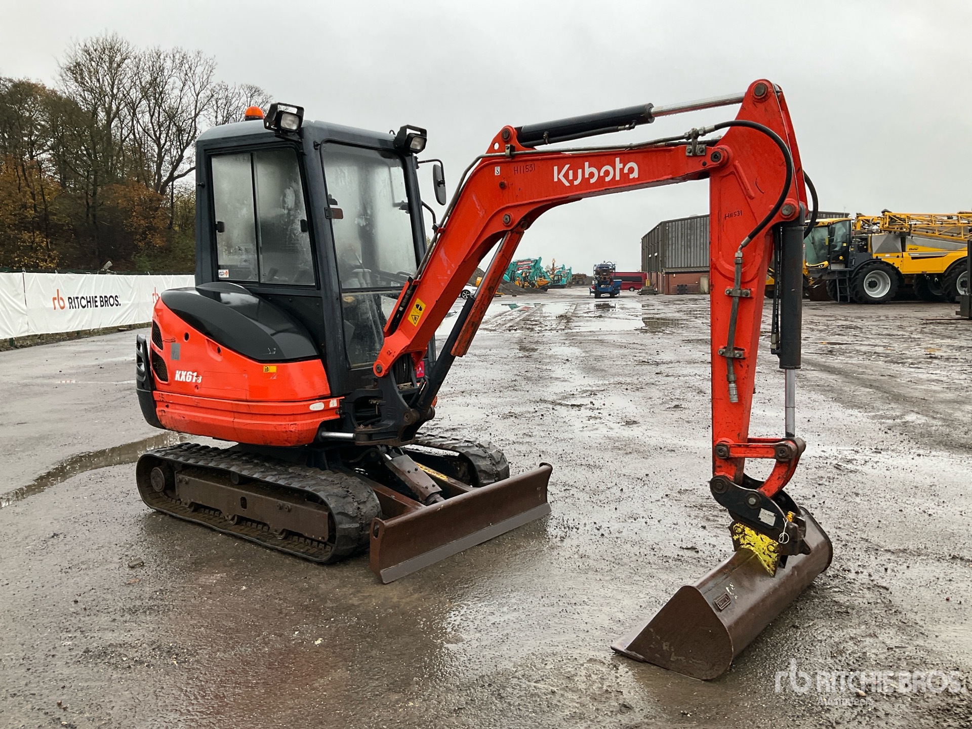 General Appearance with Picture, Right Front Corner