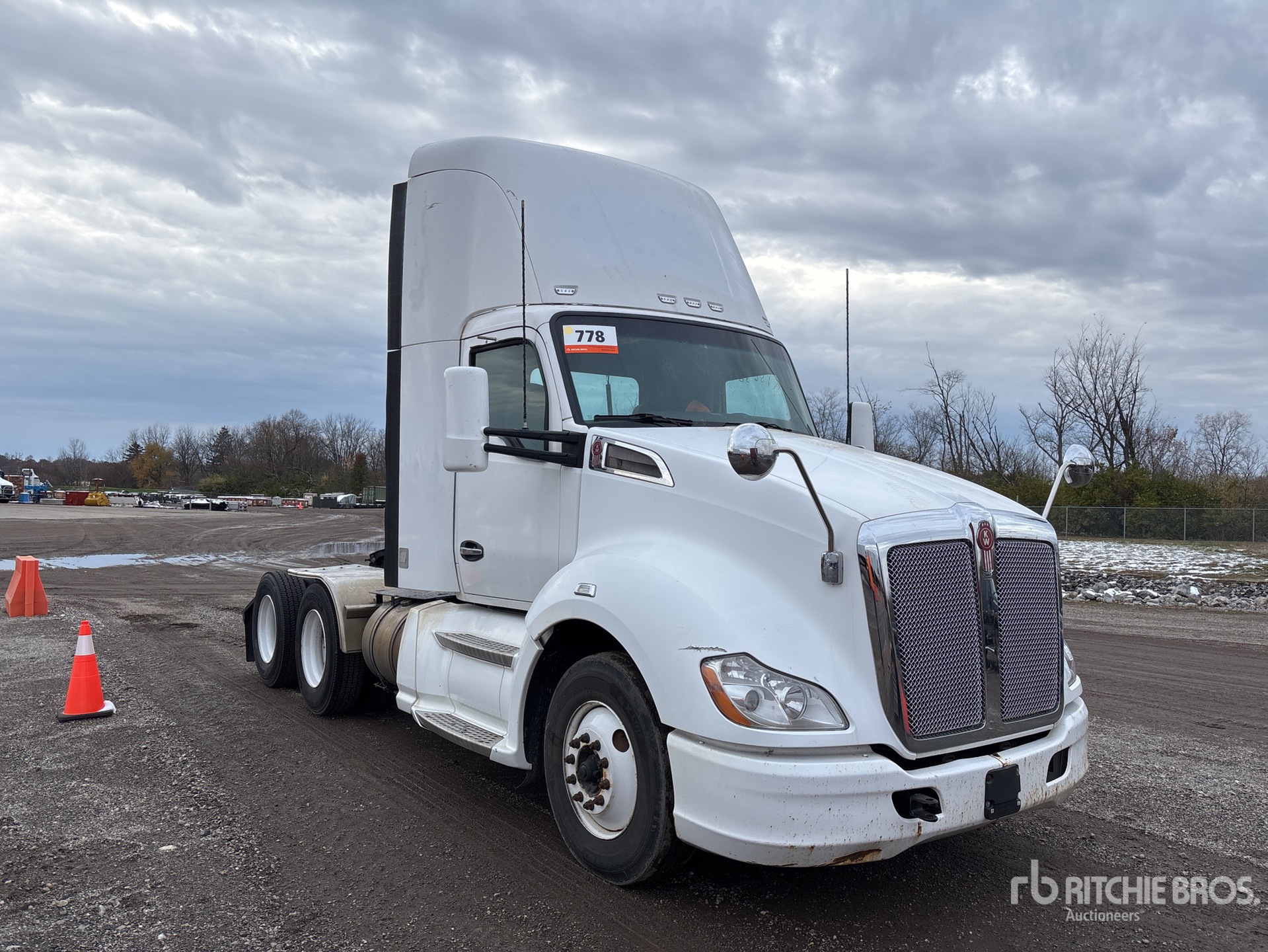 General Appearance with Picture, Right Front Corner