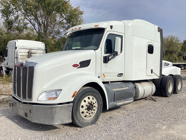 2015 Peterbilt 579 6x4 T/A Sleeper Truck Tractor (Inoperable)