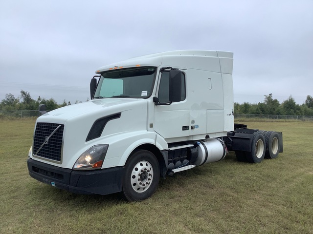2017 Volvo VLN630 6x4 T/A Sleeper Truck Tractor 2017 Volvo VLN630 6x4 T/A Sleeper Truck Tractor