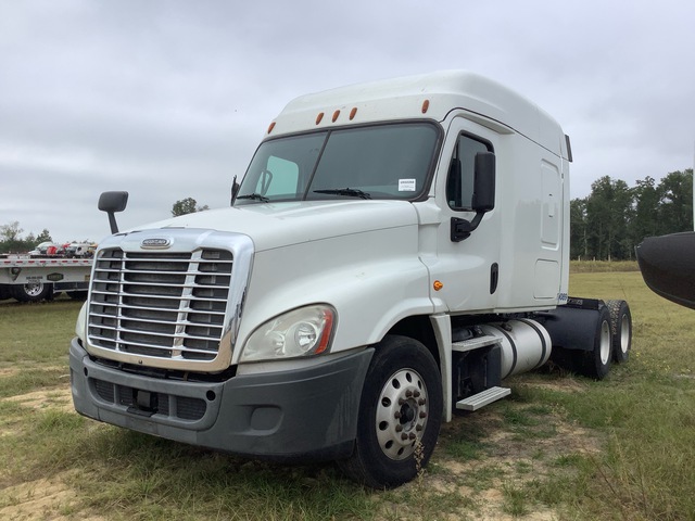 2017 Freightliner Cascadia 125 6x4 T/A Sleeper Truck Tractor 2017 Freightliner Cascadia 125 6x4 T/A Sleeper Truck Tractor