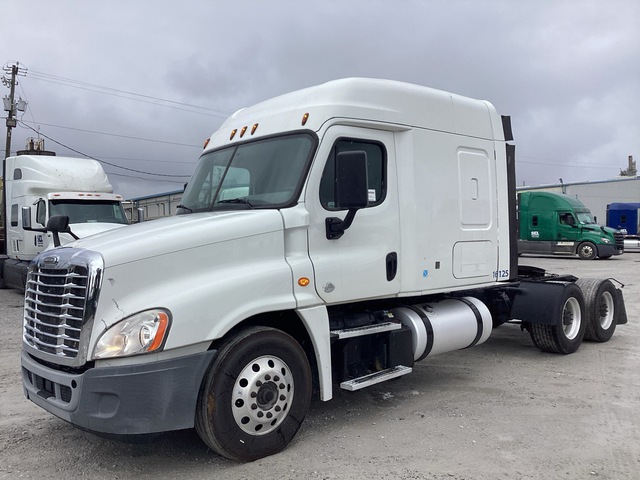 2016 Freightliner Cascadia 125 6x4 T/A Sleeper Truck Tractor