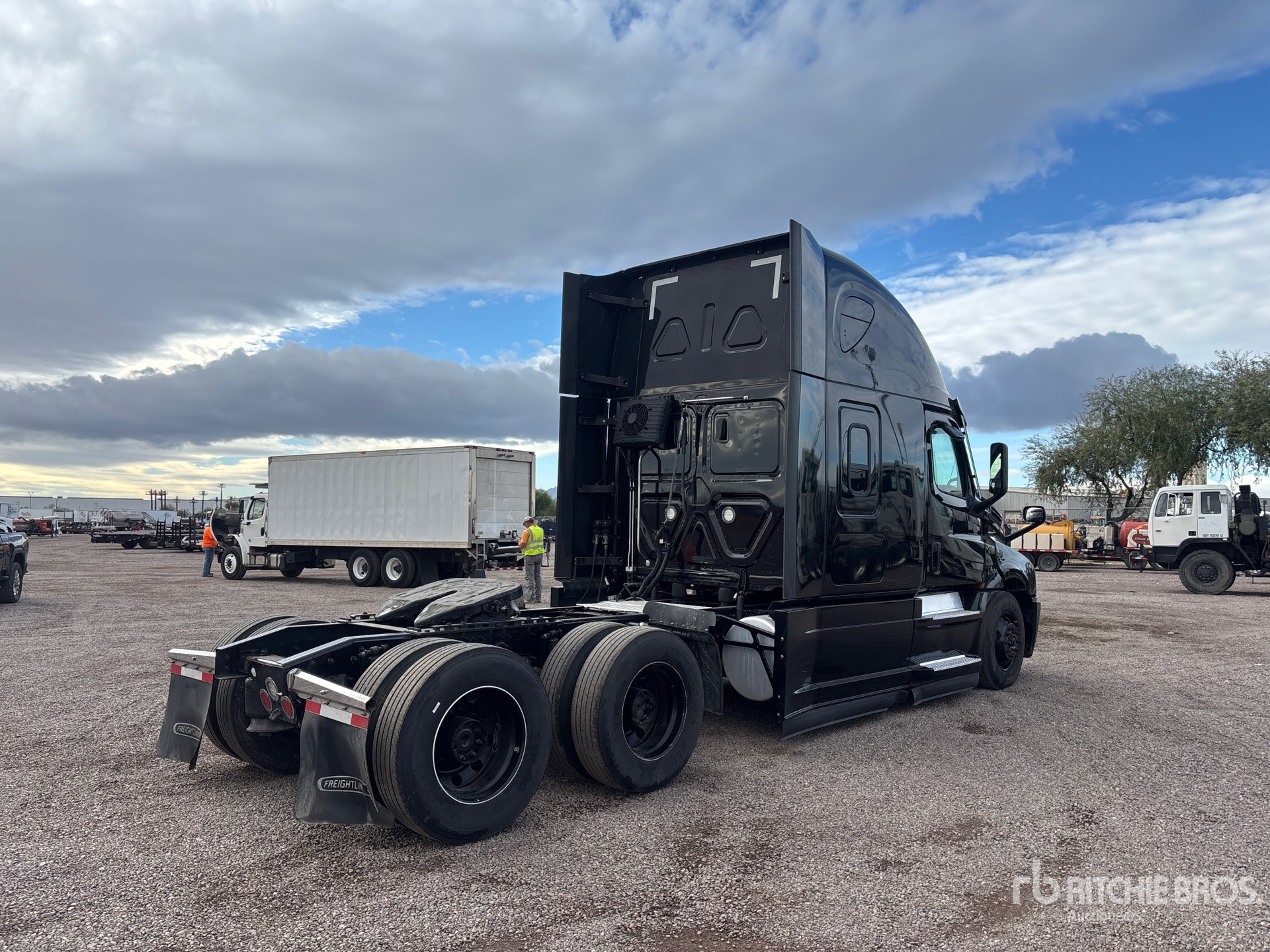 General Appearance with Imagen: esquina trasera derecha