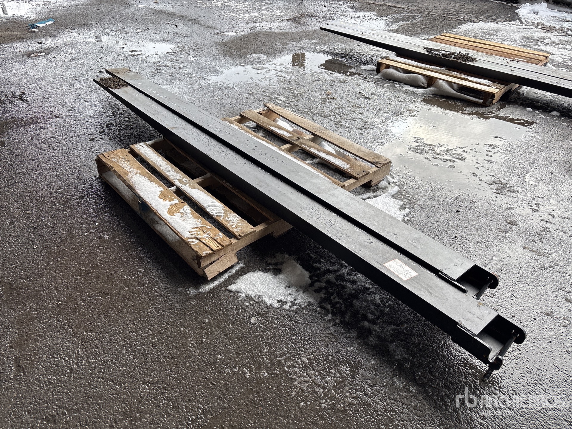 General Appearance with Image, coin avant gauche