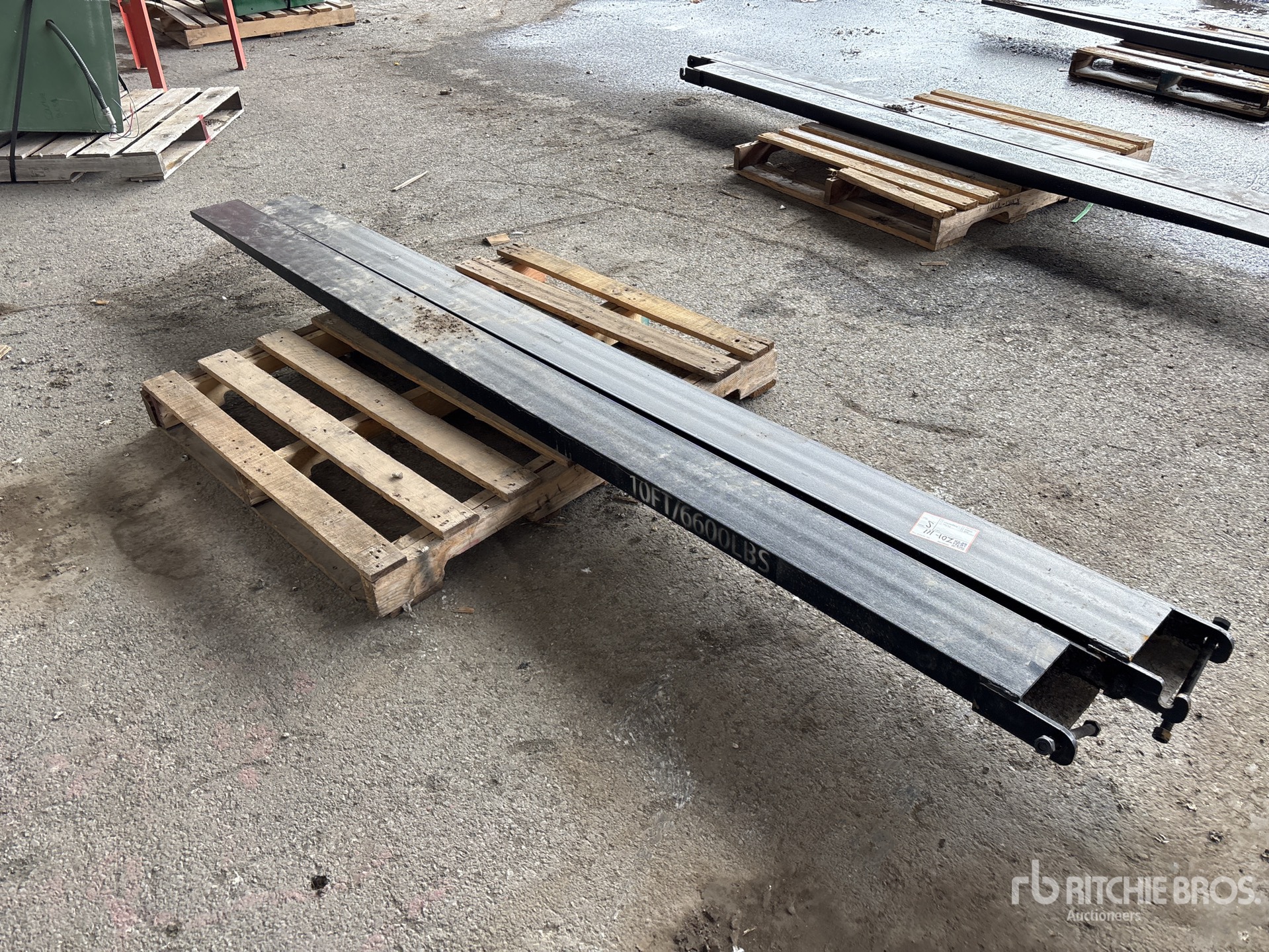 General Appearance with Image, coin avant gauche