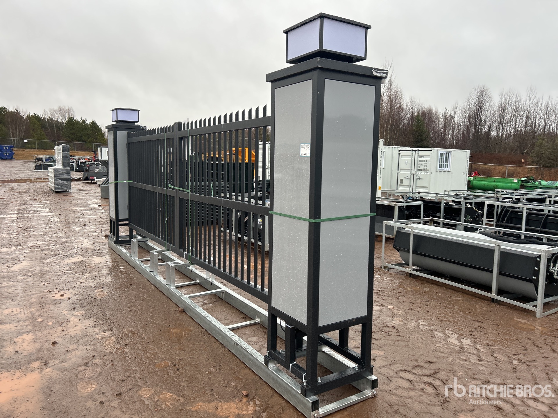 General Appearance with Foto, angolo anteriore sinistro