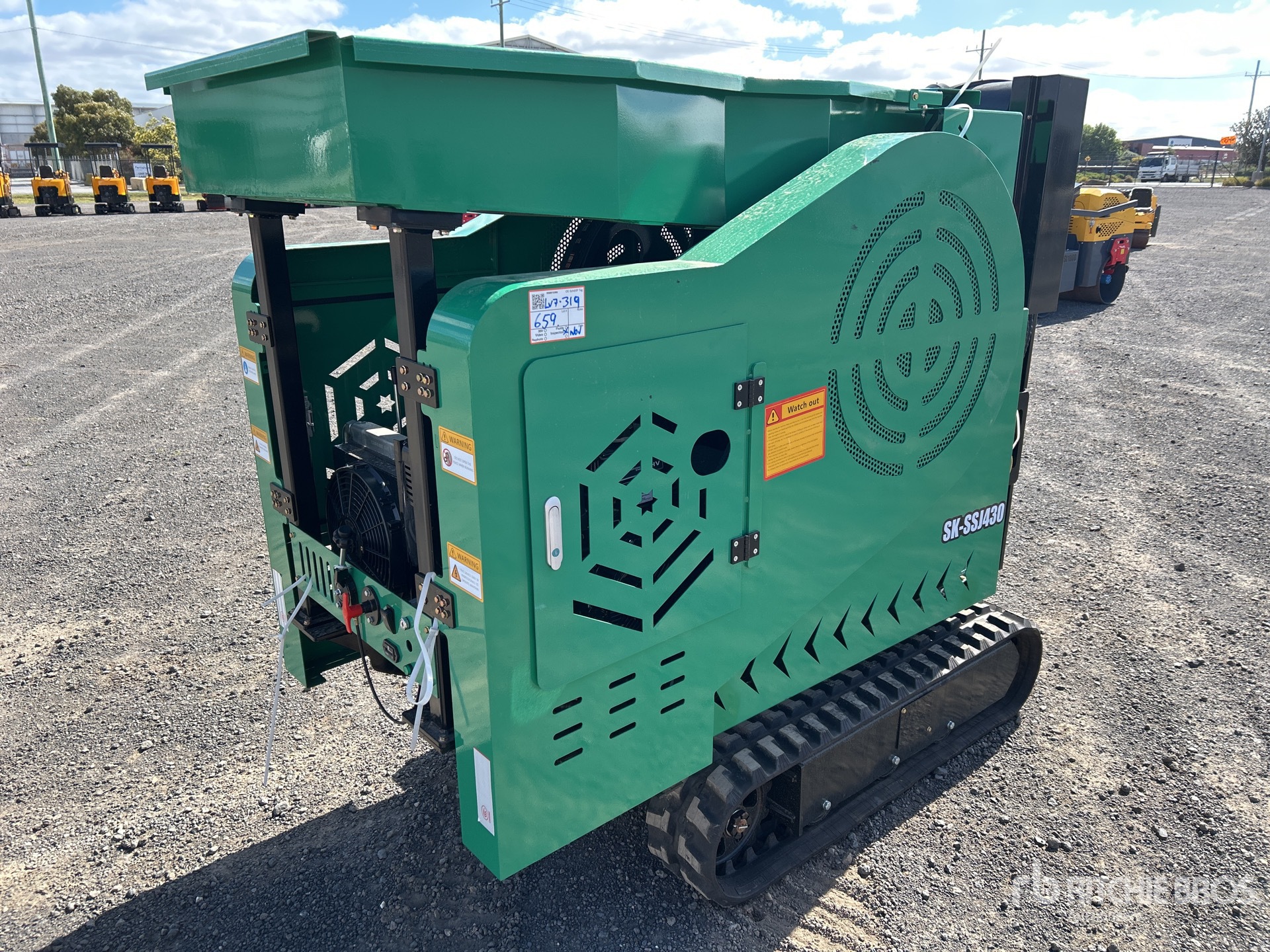 General Appearance with Picture, Right Rear Corner