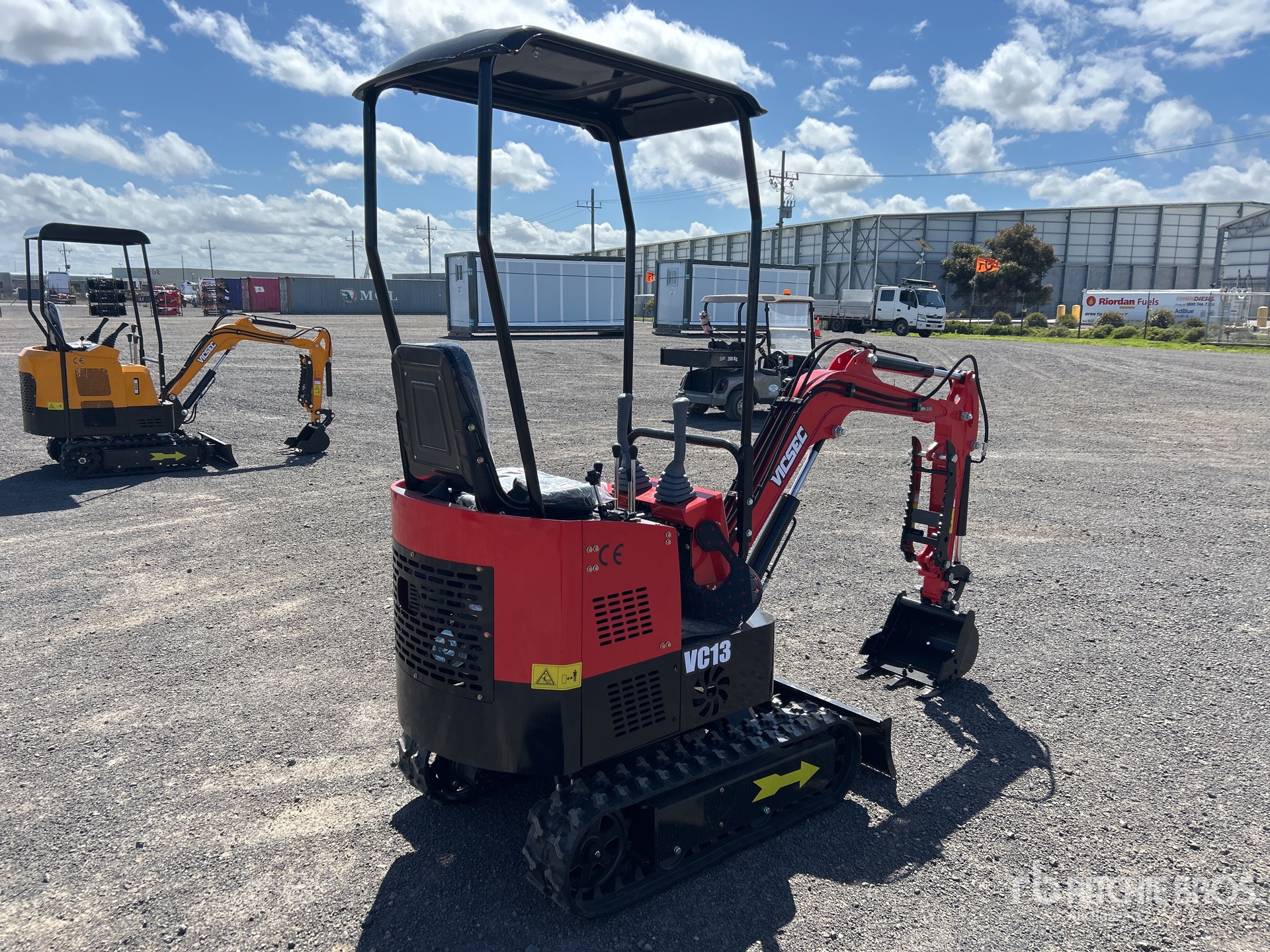 General Appearance with Foto, angolo anteriore sinistro