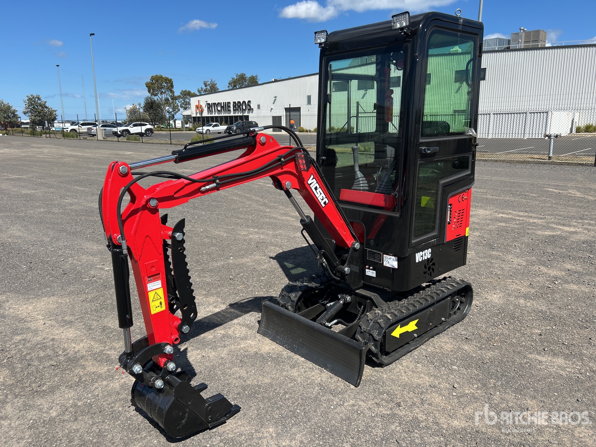 General Appearance with Picture, Left Front Corner