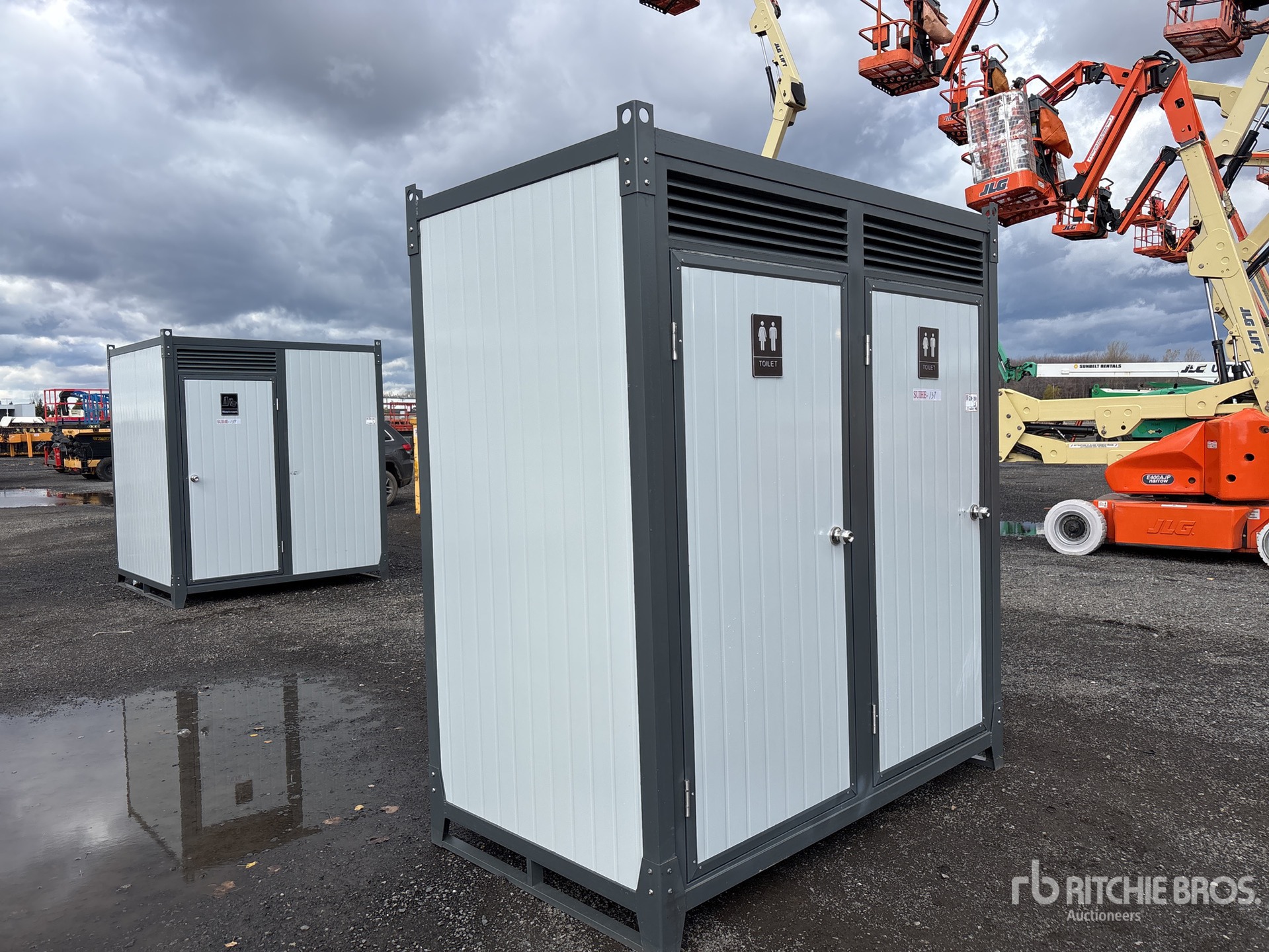 General Appearance with Picture, Right Front Corner