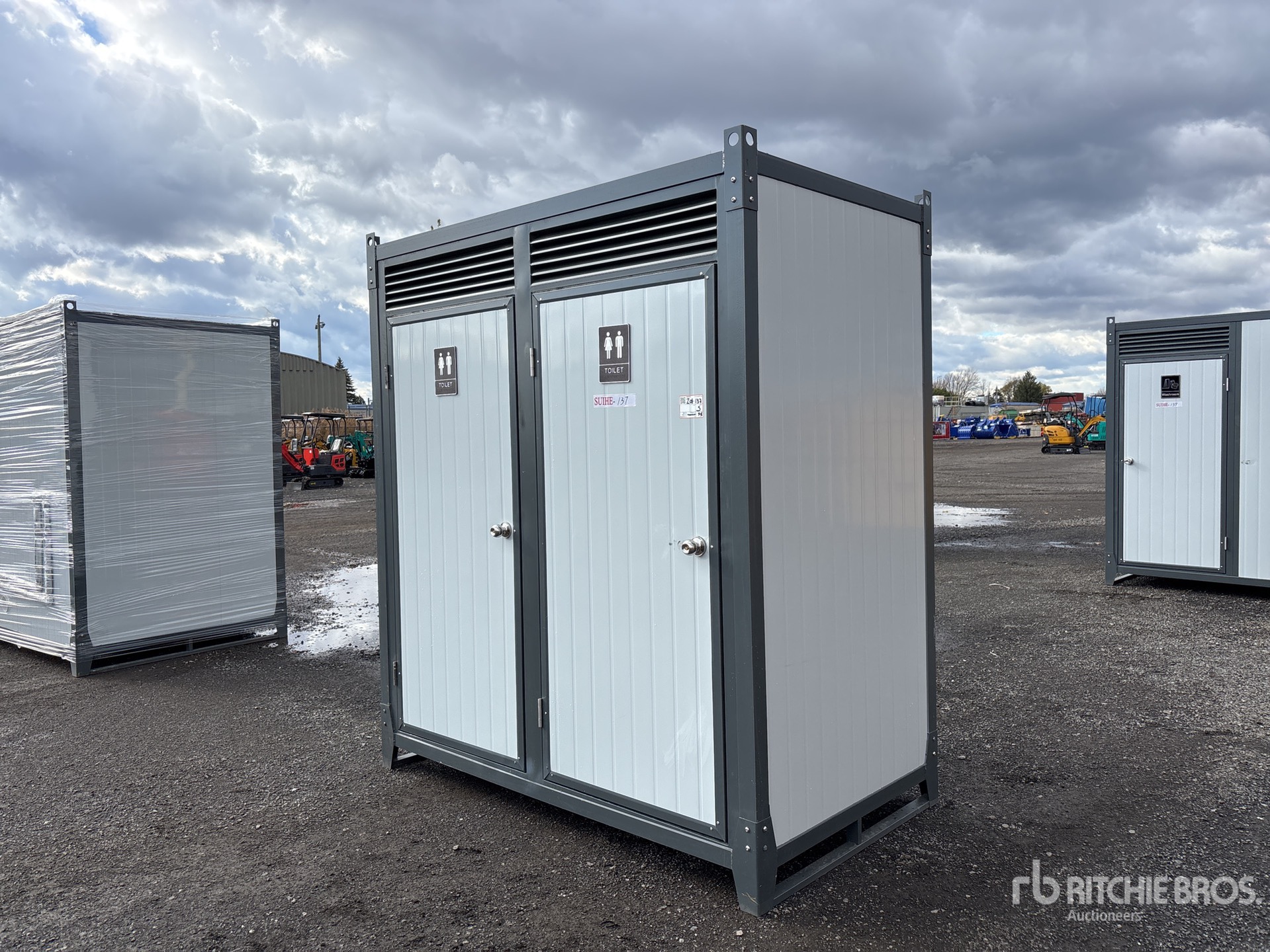 General Appearance with Picture, Left Front Corner