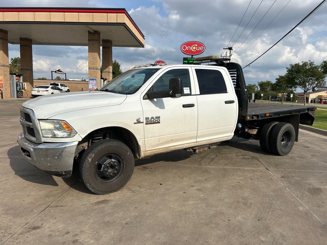2018 Ram 3500 4x4 Crew Cab Flatbed Truck