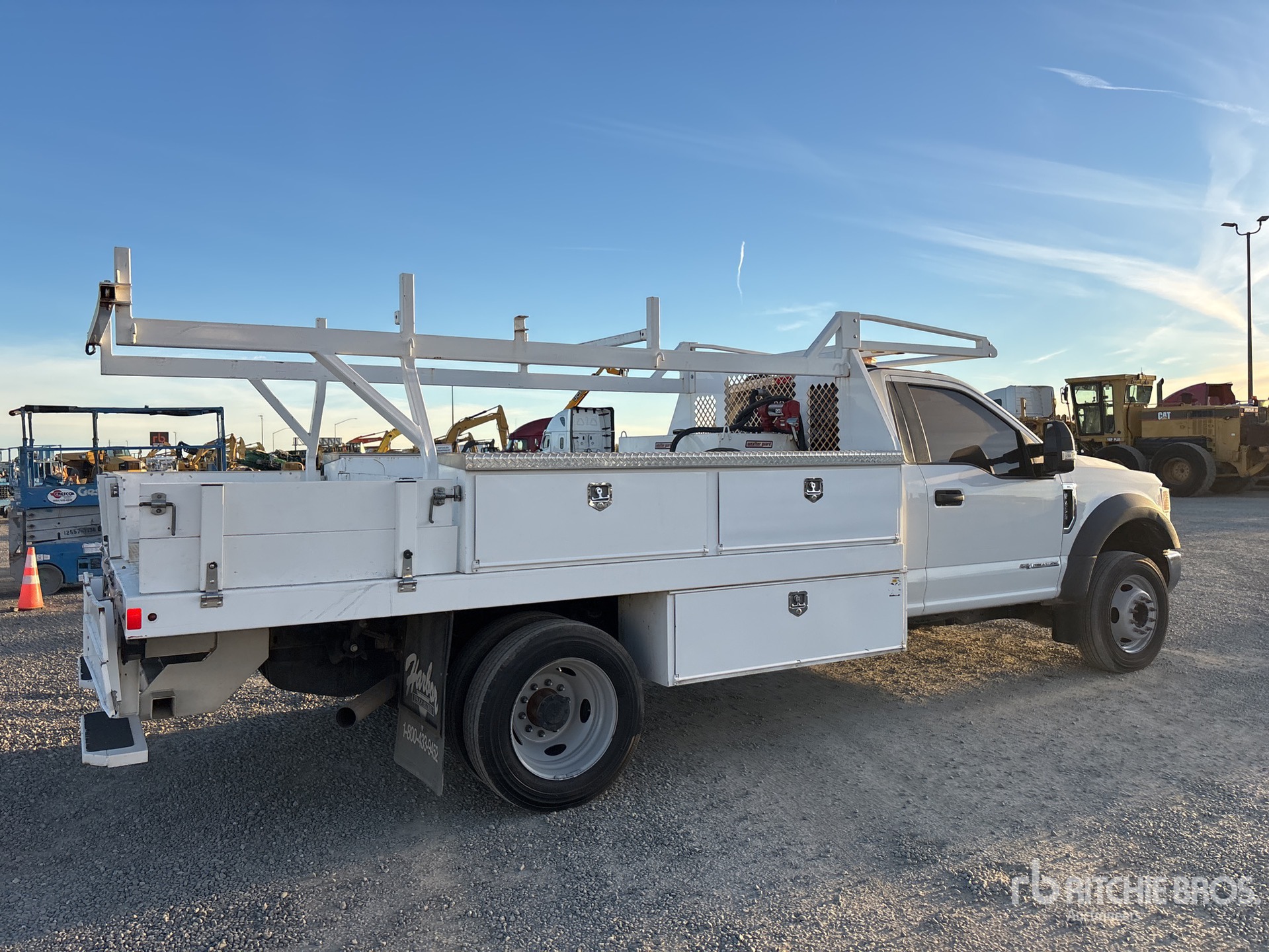 General Appearance with Foto, angolo anteriore sinistro