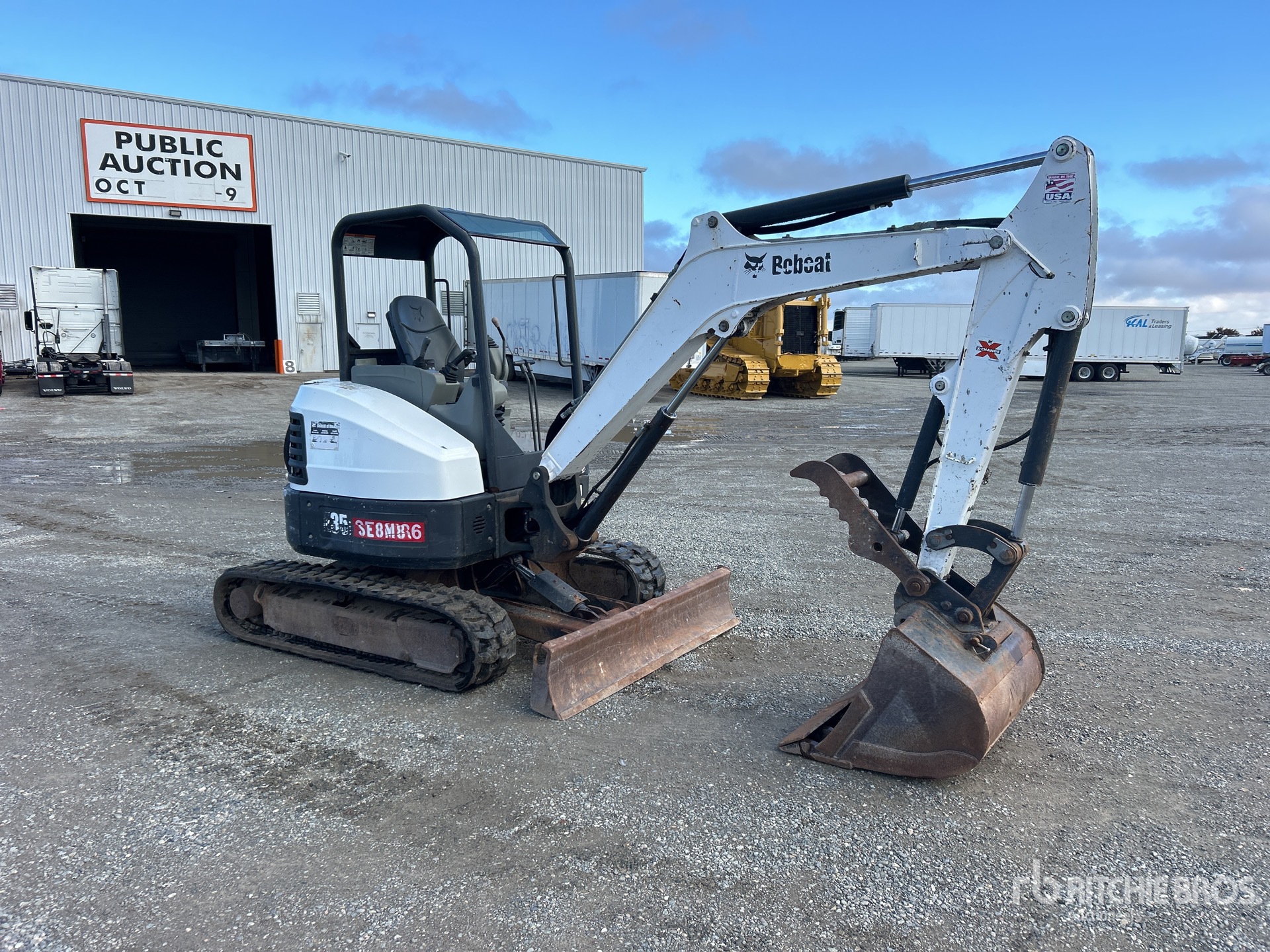 General Appearance with Picture, Right Front Corner