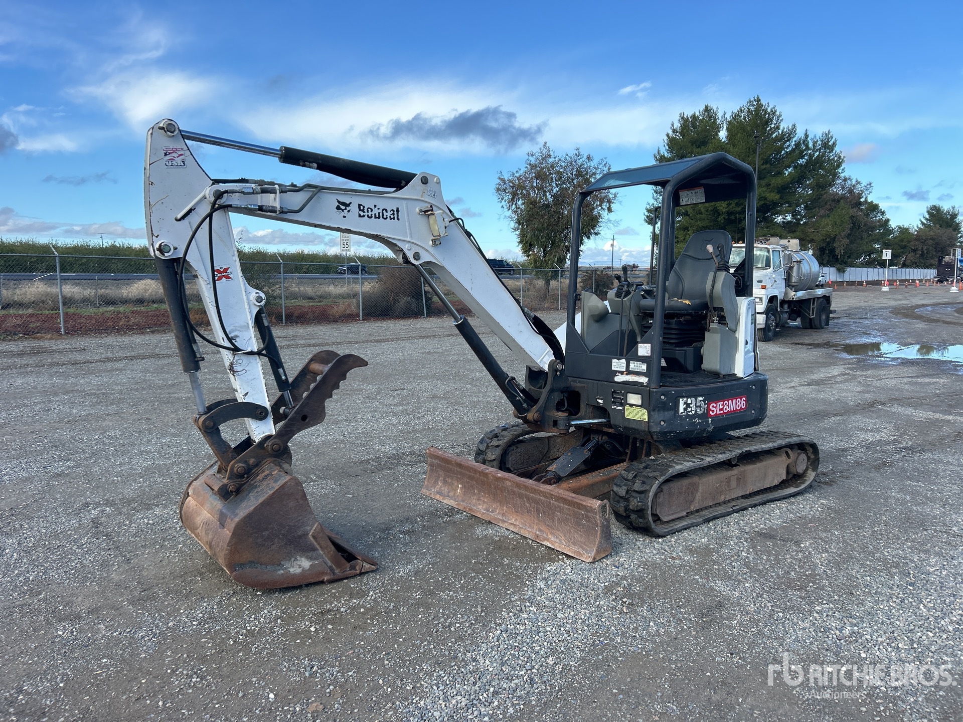 General Appearance with Picture, Left Front Corner